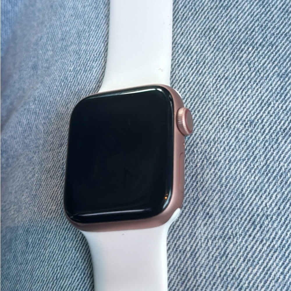 Apple Watch SE 40 M rose gold